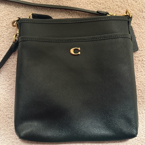 Rare Coach Forest Green Crossbody Bag with Gold Hardware – New Without Tags